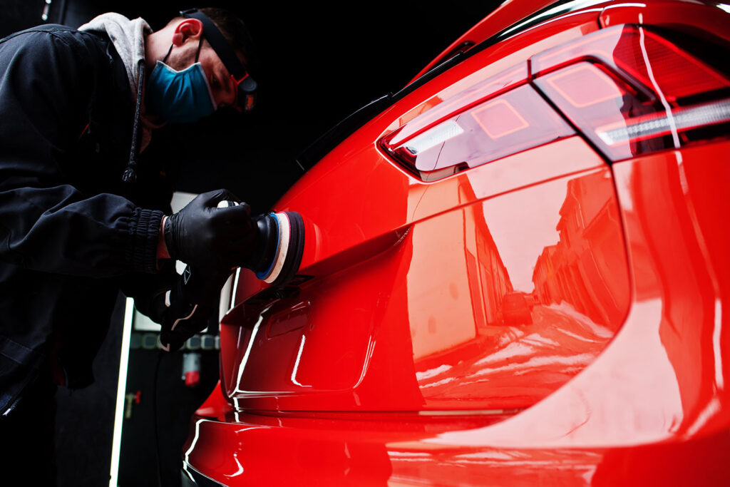 Detalle pulido carrocería Talleres Autoni